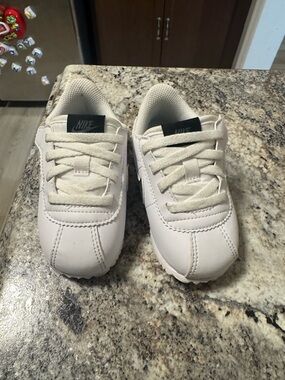 Nike Kids' Cream White Low-Top Sneakers